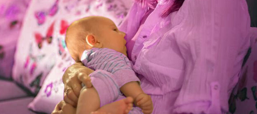 Göğüs Ucu Çatlağı veya Kanamaları Neden Olur? Nasıl Tedavi Edilir? Ne Kadar Sürer?